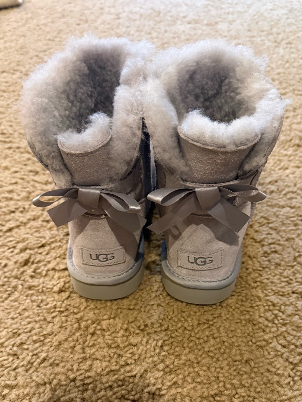 Uggs Mini Bailey, Size 7